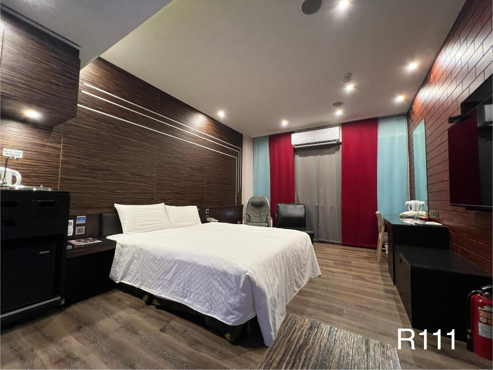 Catwalk Motel -Tainan Exterior photo